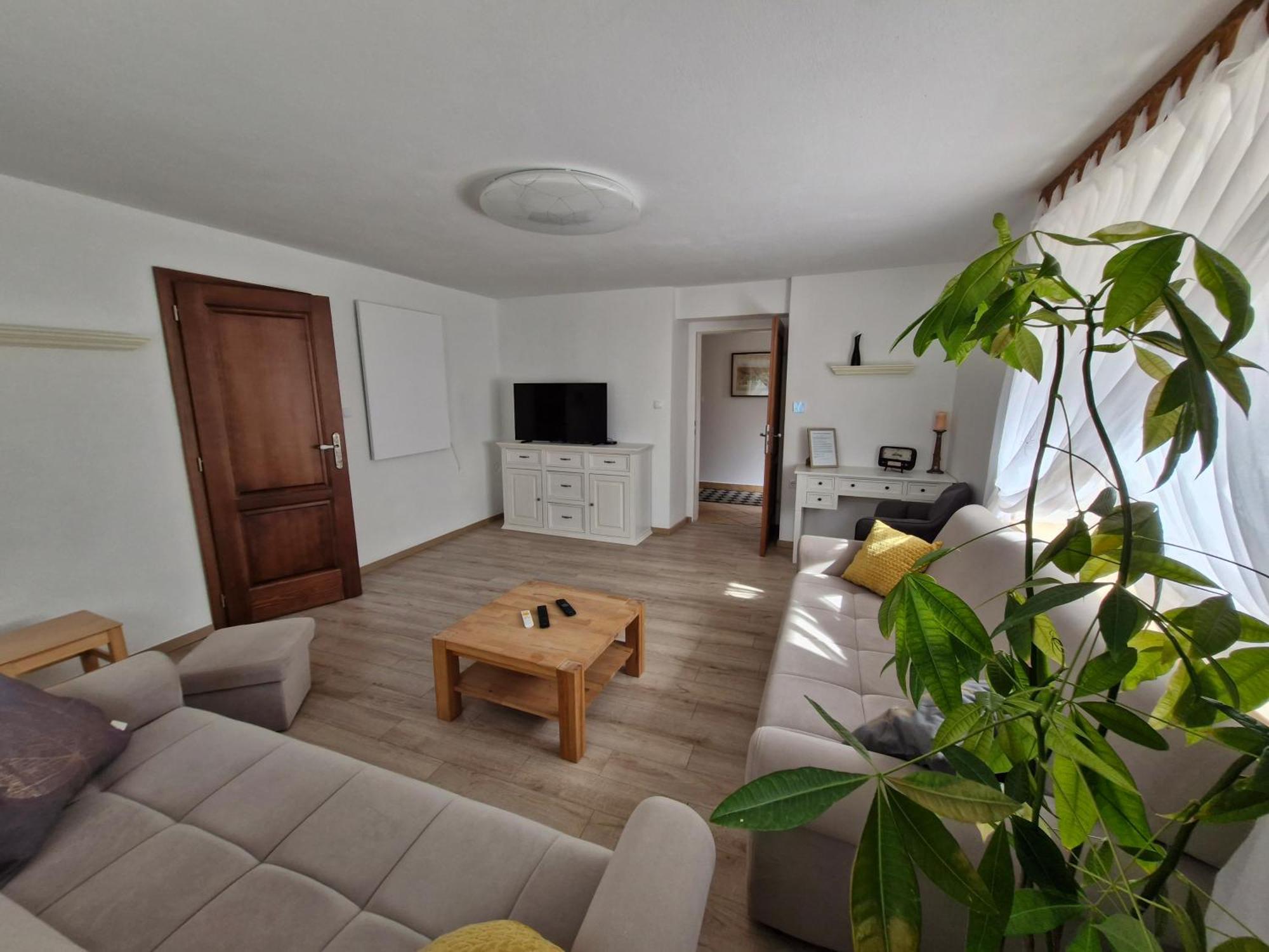 Stol Apartments Zirovnica Exteriör bild